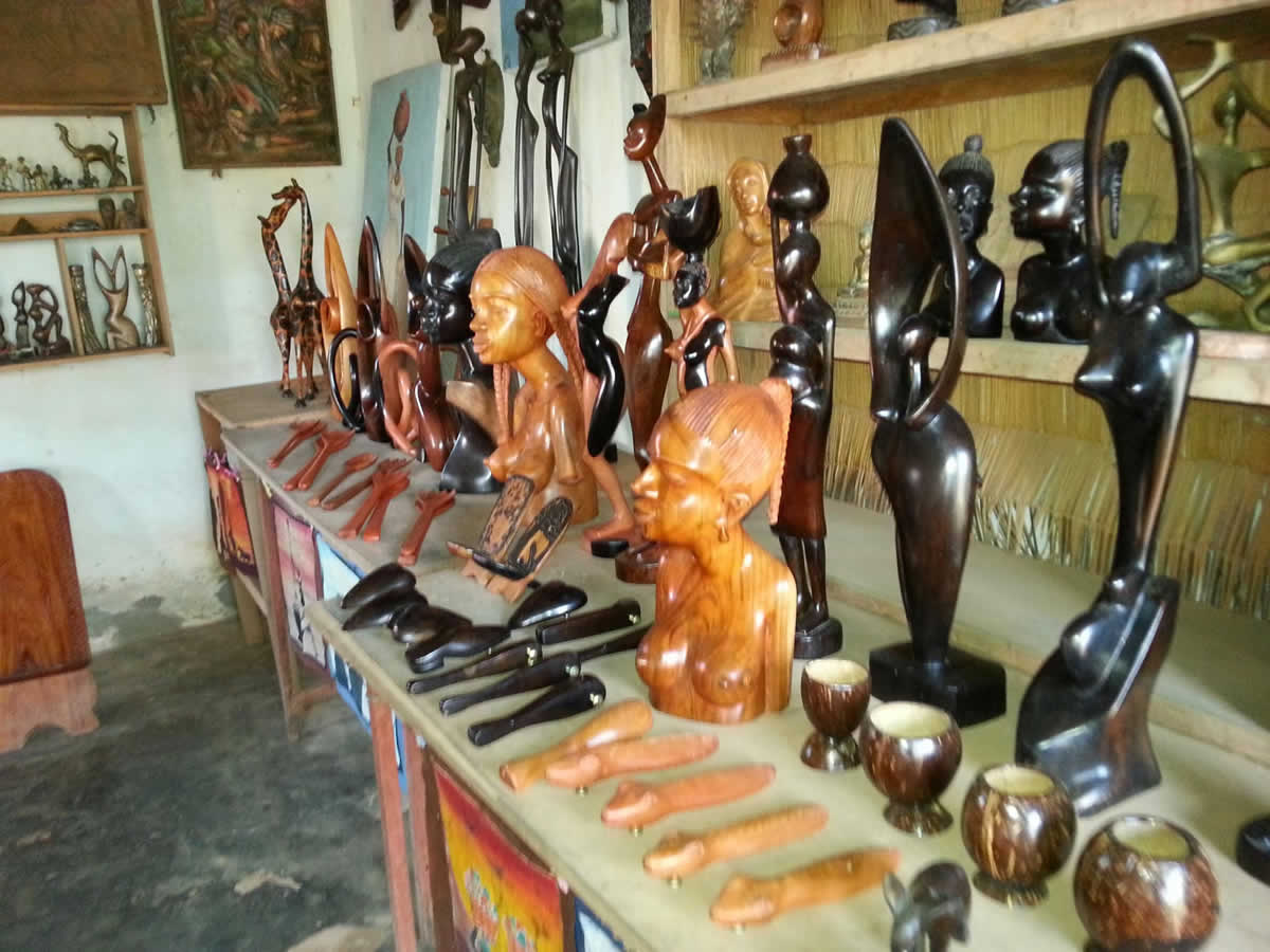 Artisanat - Sculpture sur bois - Centre artisanal de Togoville - Togo