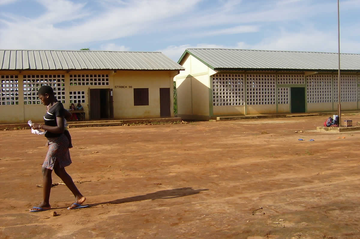 Ecole de Danyi - Plateau de Dayes - Monastère de Dzogbégan - Danyi - Togo