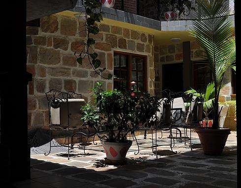 Patio intérieur - Résidence Hôtelière Oceane Lomé-Togo 